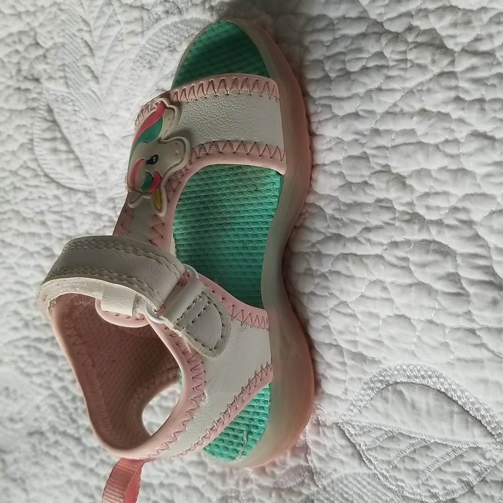 LIGHT-UP UNICORN SANDALS - Picture 8 of 10